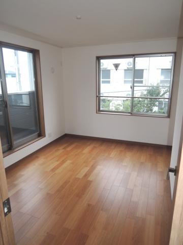 Non-living room. 6.1 Pledge Western-style two-sided lighting (3rd floor)