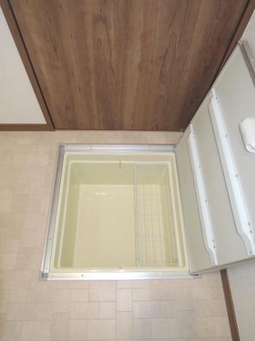 Receipt. Underfloor Storage