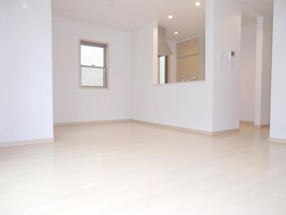 Same specifications photos (living). The company example of construction (living)