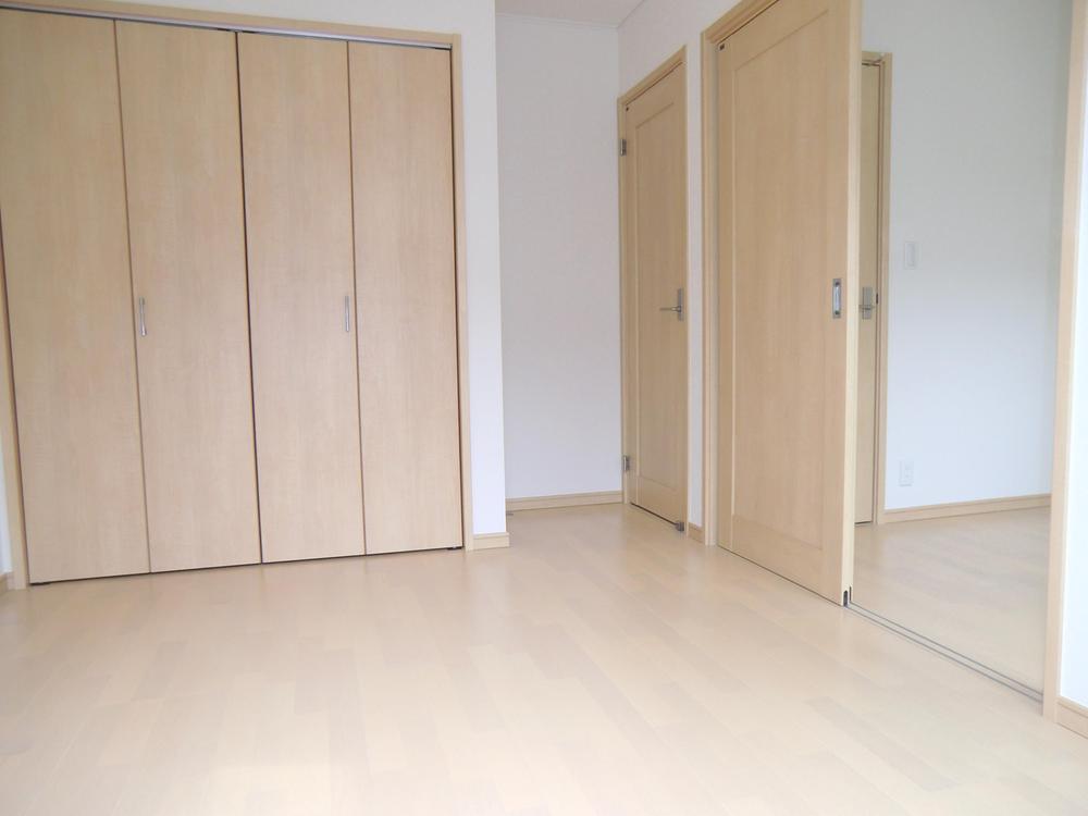 Same specifications photos (Other introspection). The company construction cases (room of non-living)