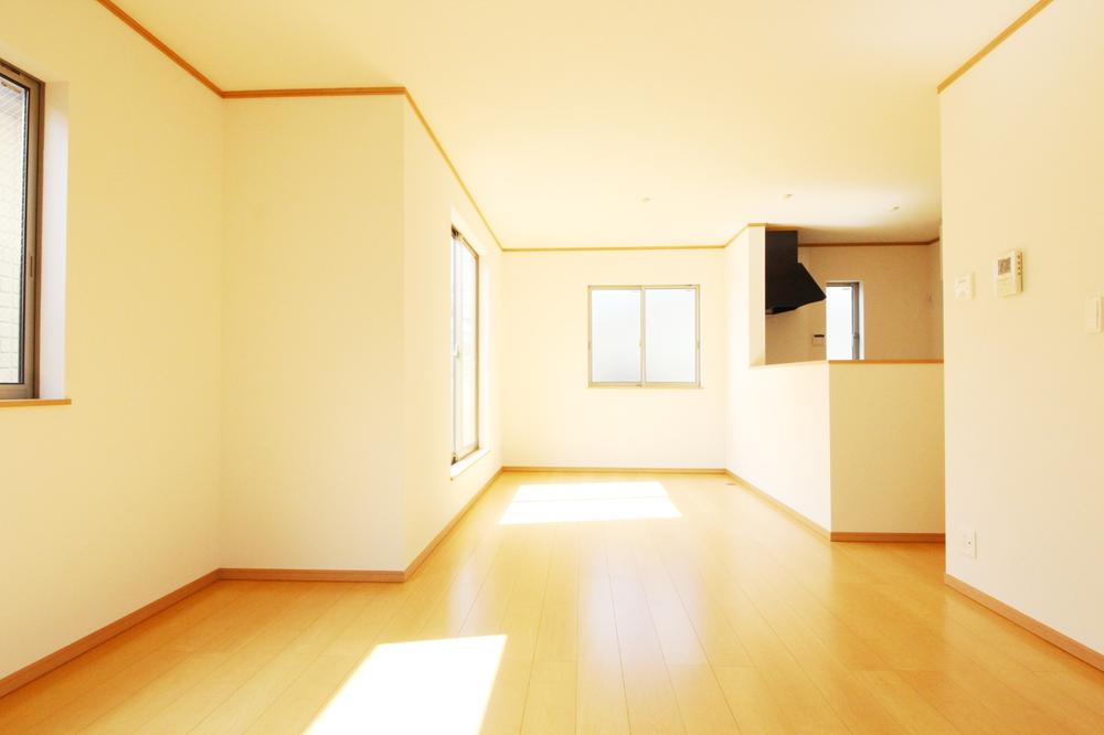 Living. ☆ Photograph also, Can you guessed? .