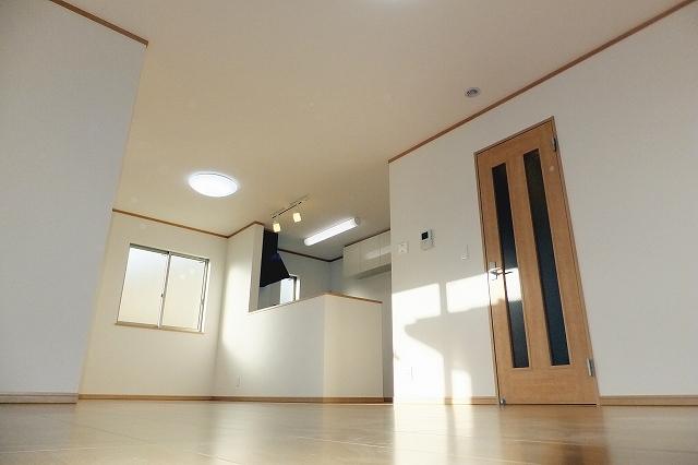 Living. Sunbeam also crowded shines bright. (December 24, 2013) Shooting