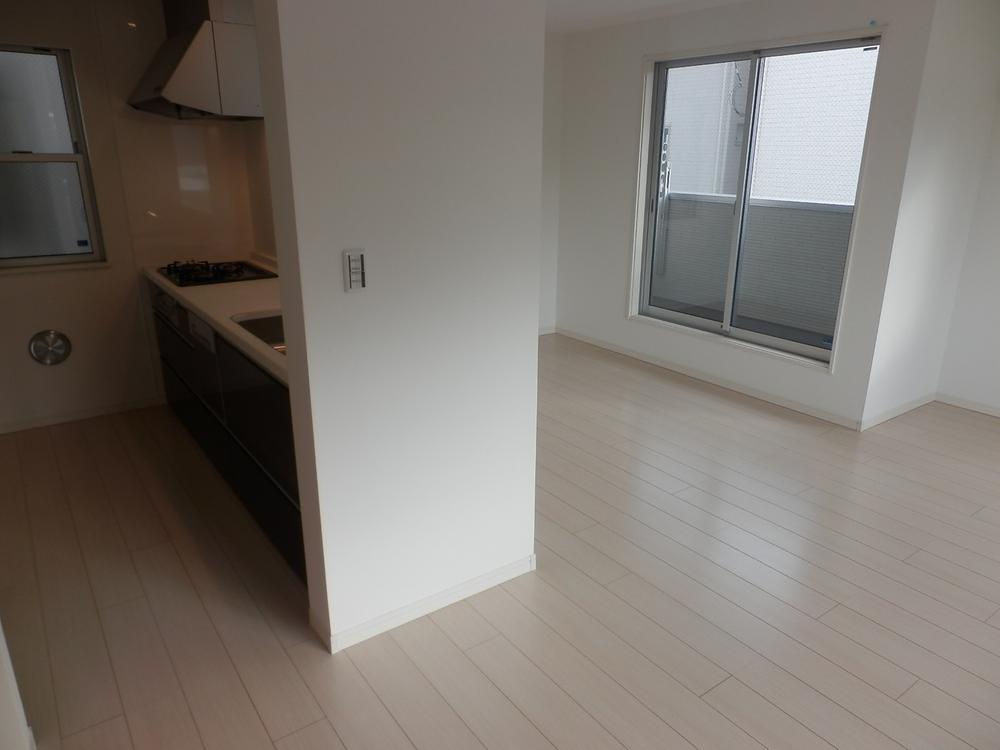 Living. Since the popularity of face-to-face kitchen can dishes while enjoying the conversation in the family!