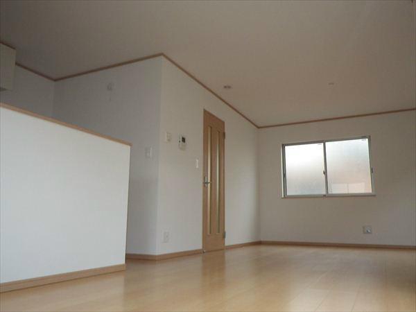 Living. Living is located 18 Pledge & amp; amp; # 9835;