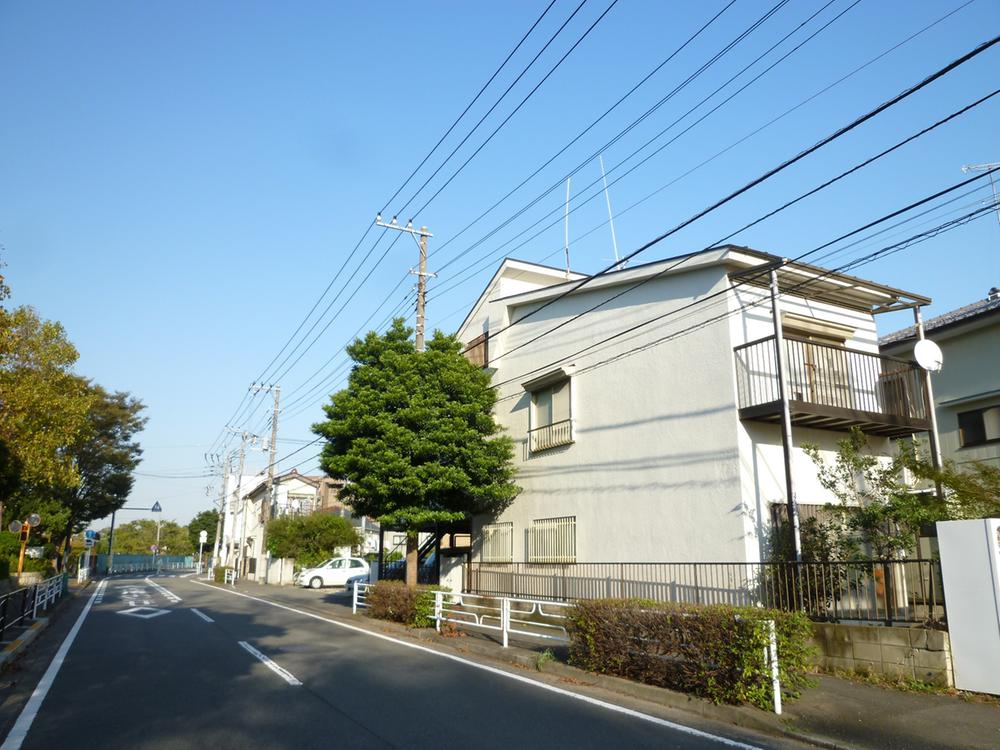 Local photos, including front road. Local (10 May 2013) Shooting