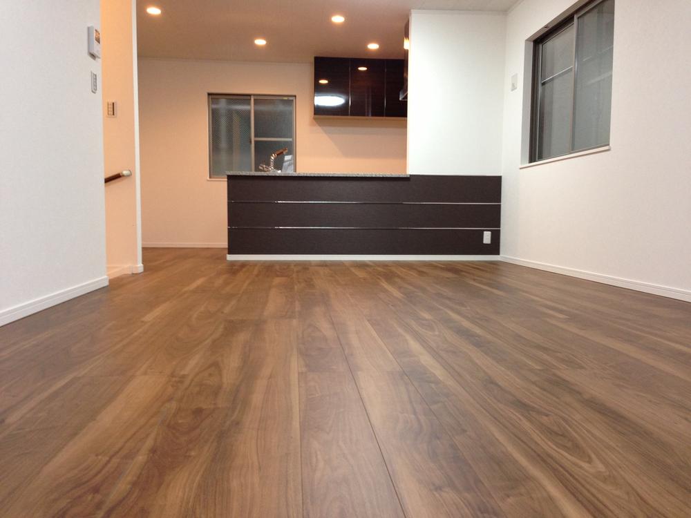 Living. Spacious 20 Pledge!