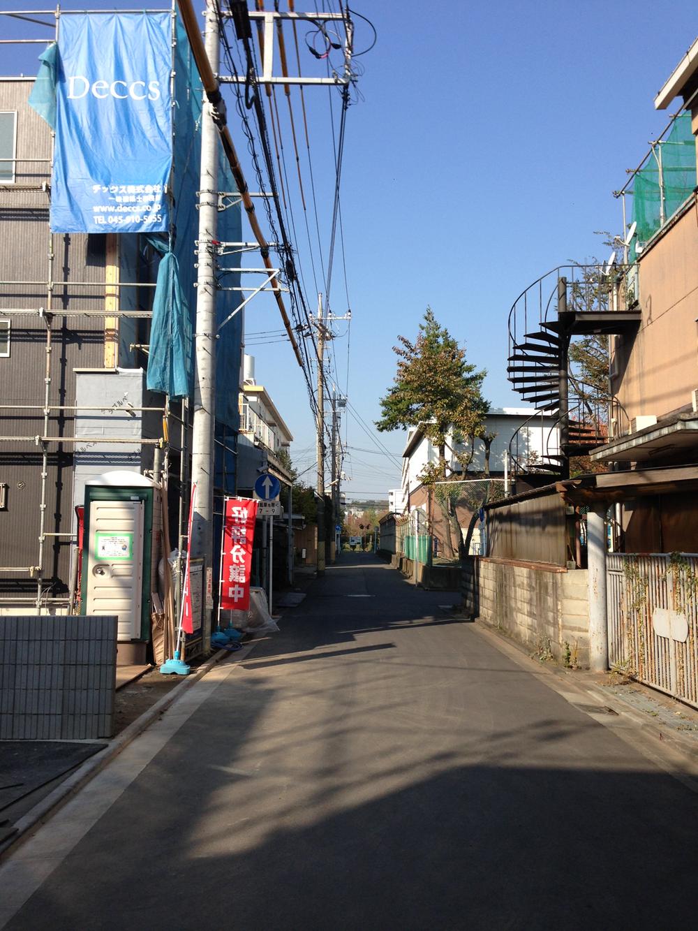 Local photos, including front road. Front road traffic fewer!