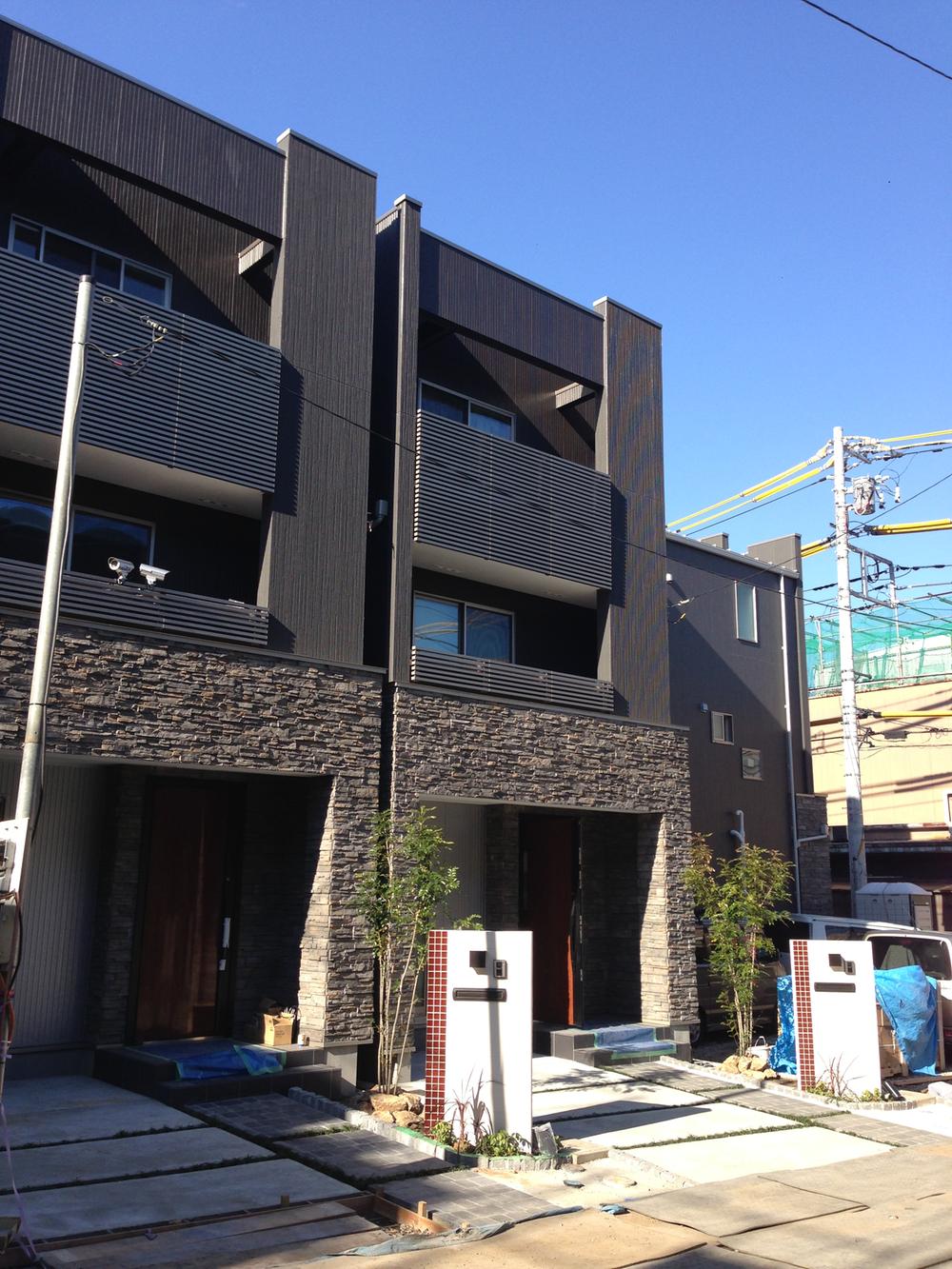 Local appearance photo. Local (12 May 2013) Shooting