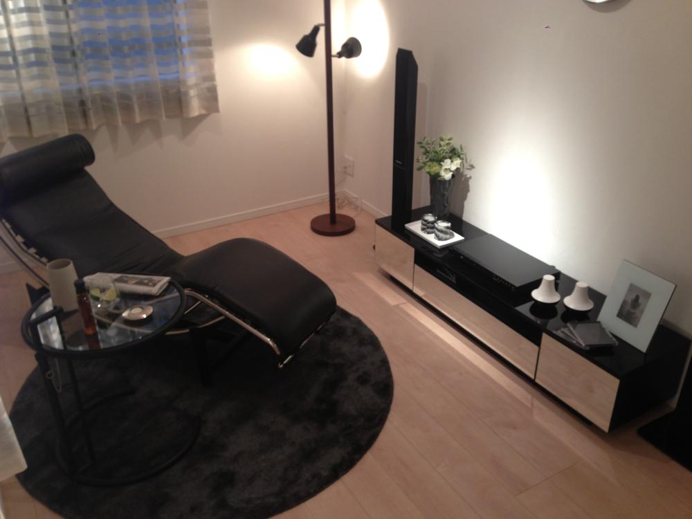 Non-living room. Indoor (12 May 2013) Shooting