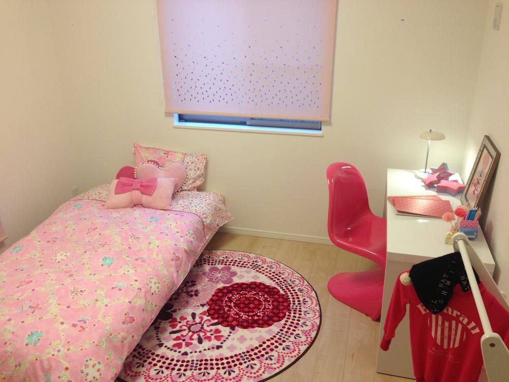 Non-living room. Indoor (12 May 2013) Shooting