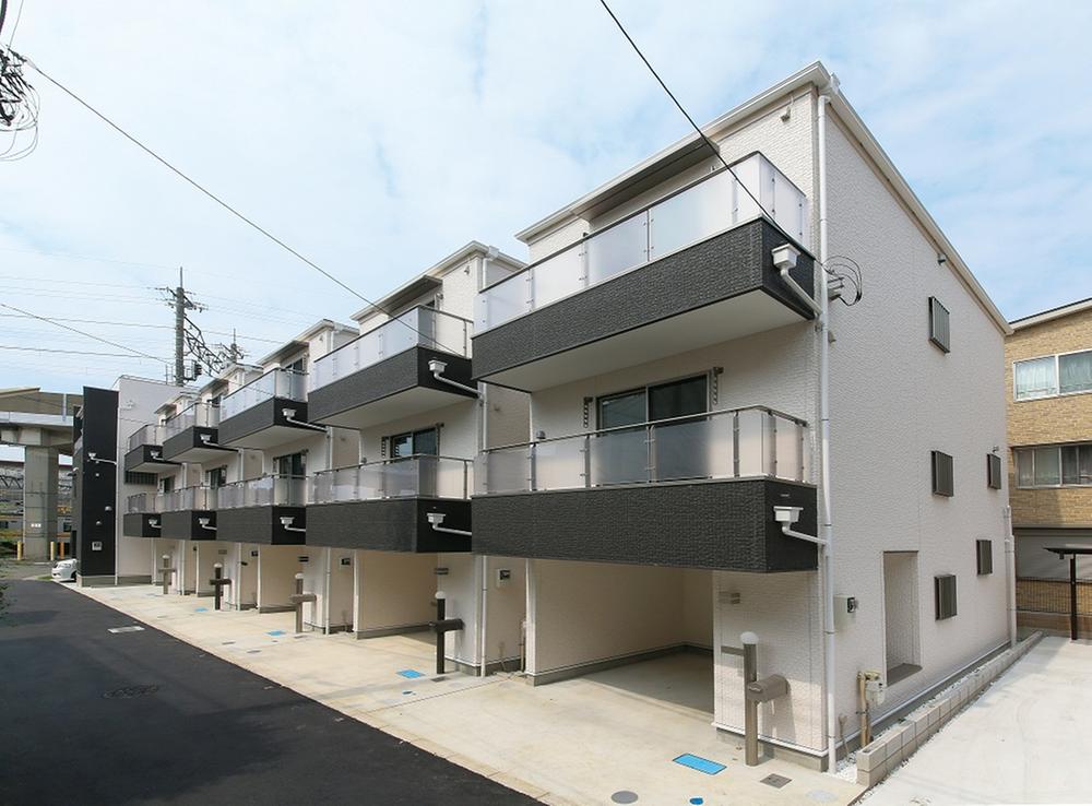 Local appearance photo. Local (10 May 2013) Shooting