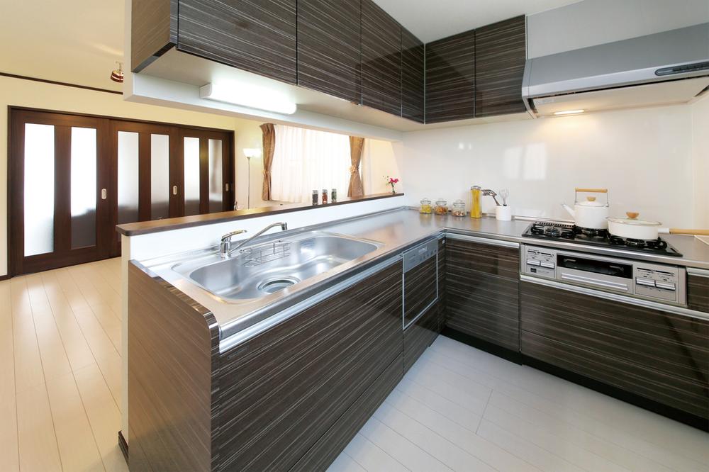 Kitchen. Dish washing and drying machine is standard equipment