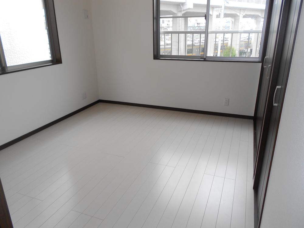 Non-living room. 3 Kaiyoshitsu ・ Two-sided lighting