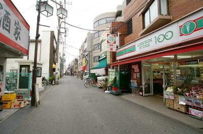 Convenience store. STORE100 49m to Kawasaki Hirama shop
