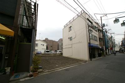 Local photos, including front road. Local (11 May 2013) Shooting