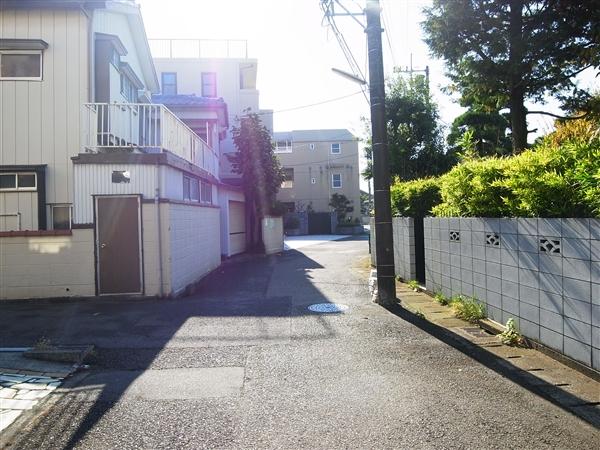 Local photos, including front road. Front road 2013 / 11 shooting