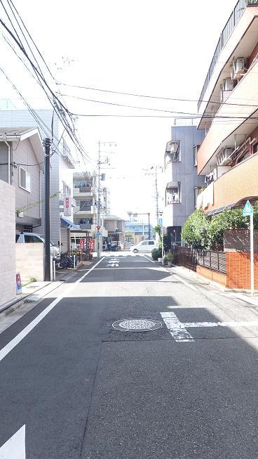 Local photos, including front road. Local (10 May 2013) Shooting