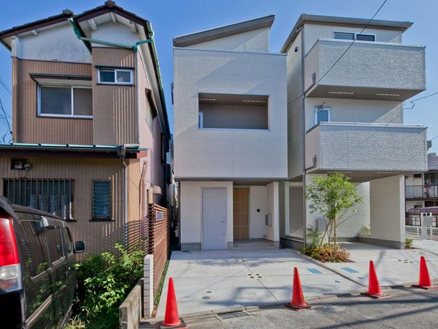 Local appearance photo. A Building local appearance photo  There car space! !