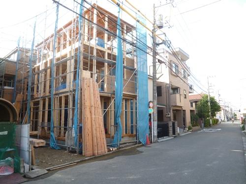 Local photos, including front road. Local (10 May 2013) Shooting