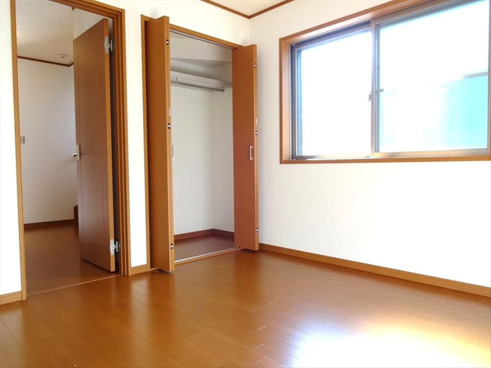 Non-living room. The main bedroom is abundant storage