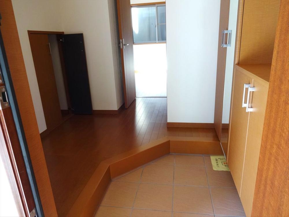 Entrance. Wide entrance hall