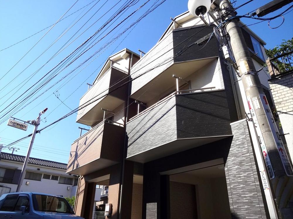 Local appearance photo. Good per sun in the south road!