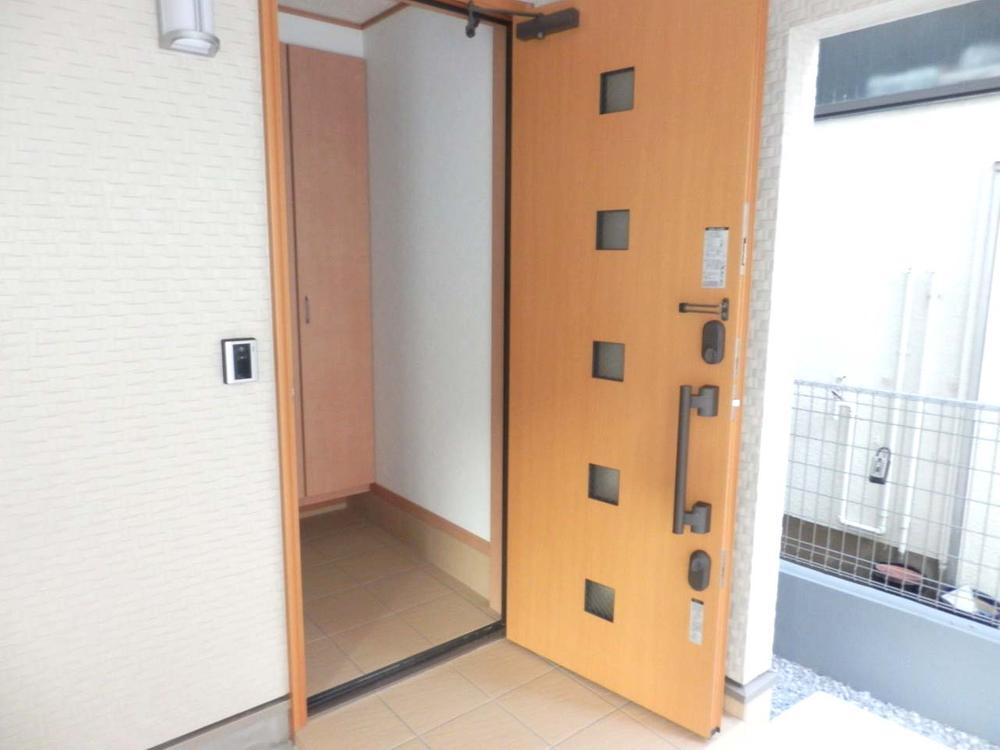 Entrance. Indoor (December 3, 2013) Shooting Entrance