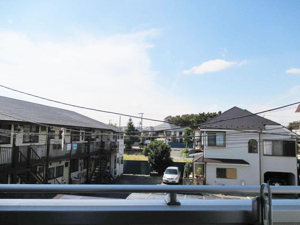 View photos from the dwelling unit. View from the site (October 2013) Shooting