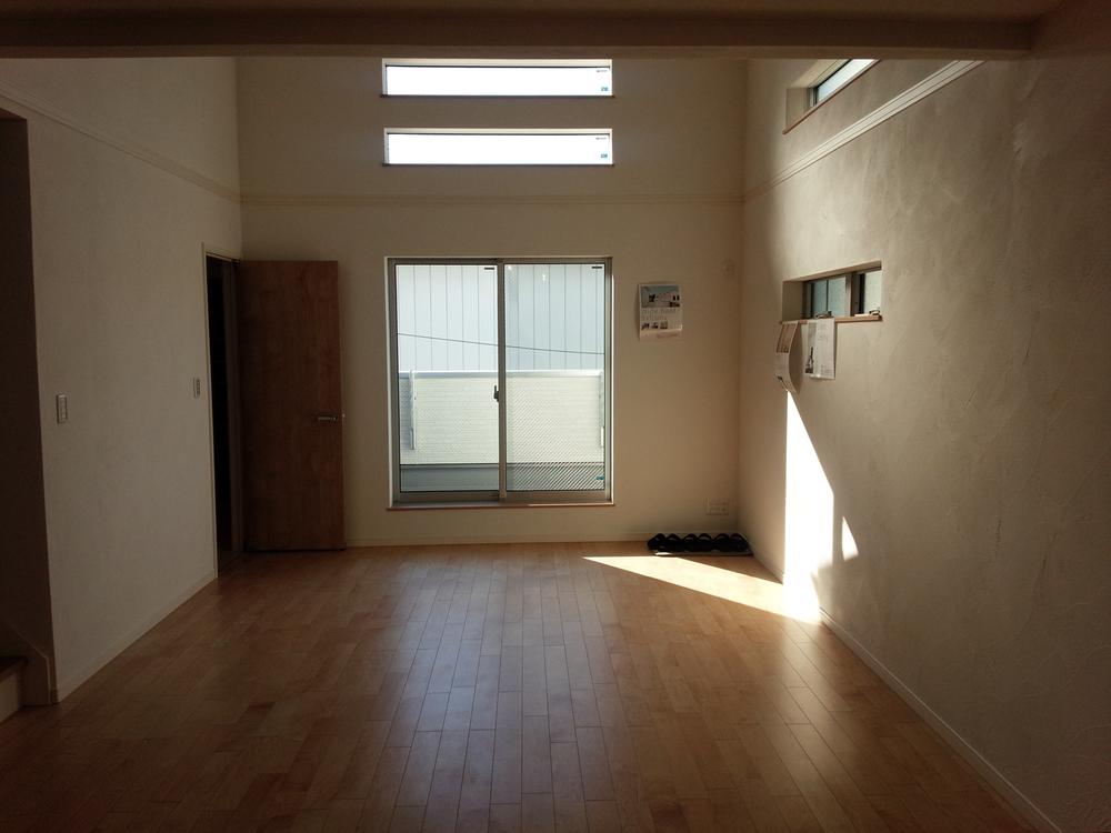 Living. Local (12 May 2013) Shooting