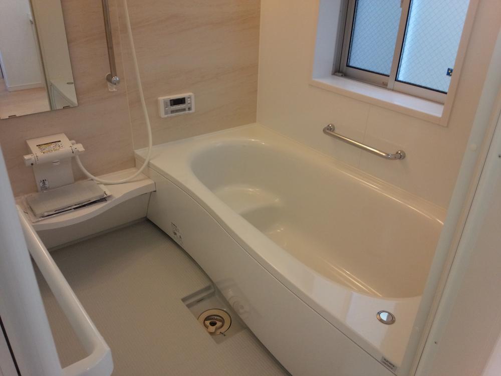 Bathroom. Bathroom to heal fatigue of the day. OK even with the spacious breadth was the child of 1 pyeong type! Please relax slowly. Indoor (12 May 2013) Shooting