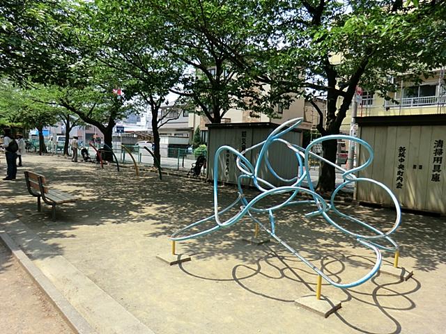 park. 350m Sand until Xincheng park ・ slide ・ Swing ・ Horizontal bar, etc. so that it is aligned, Park crowded