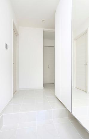 Entrance (1 Building / August 2013 shooting)