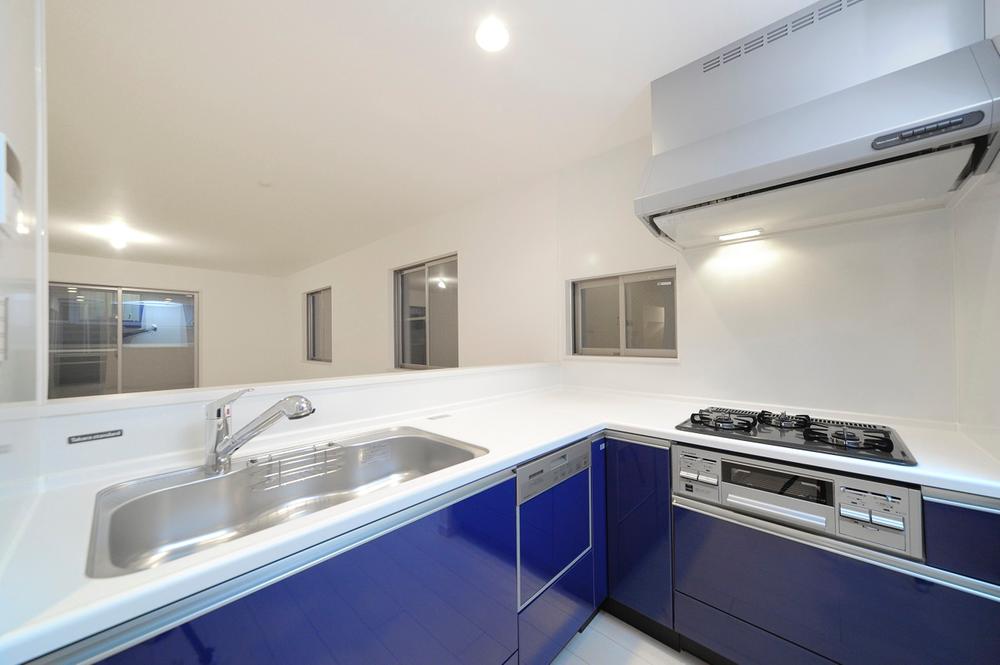 Kitchen. The color of the kitchen also variation wealth. Because multiple buildings of sale you can choose your favorite floor plans and color ring.