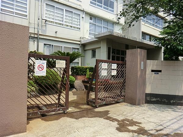 Junior high school. Sumiyoshi 1035m until junior high school