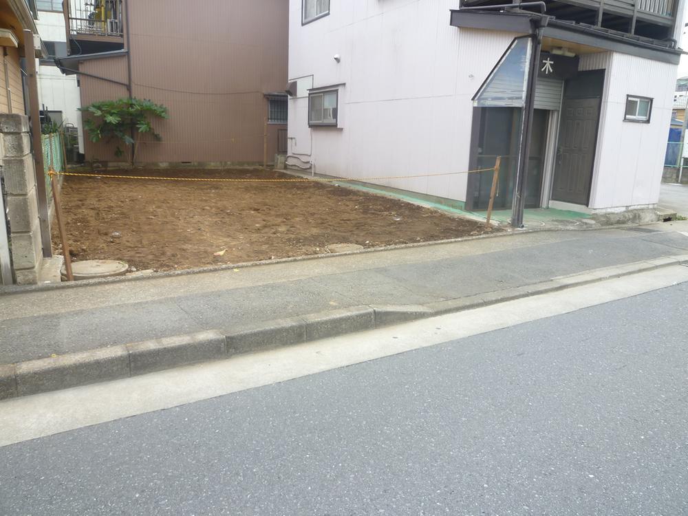 Local photos, including front road. Local (July 2013) Shooting