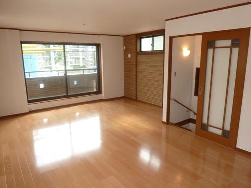 Same specifications photos (living). Same specifications