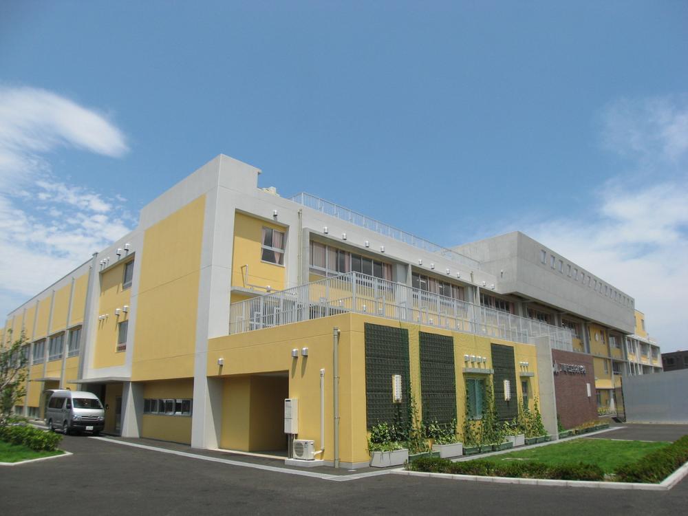 Primary school. Miyauchi Elementary School walk 760m