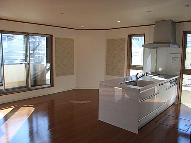 Living. LDK17 quires more