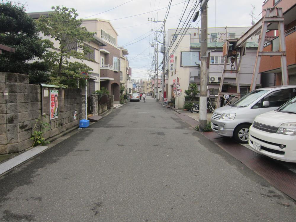 Local photos, including front road. Local (September 2013) Shooting