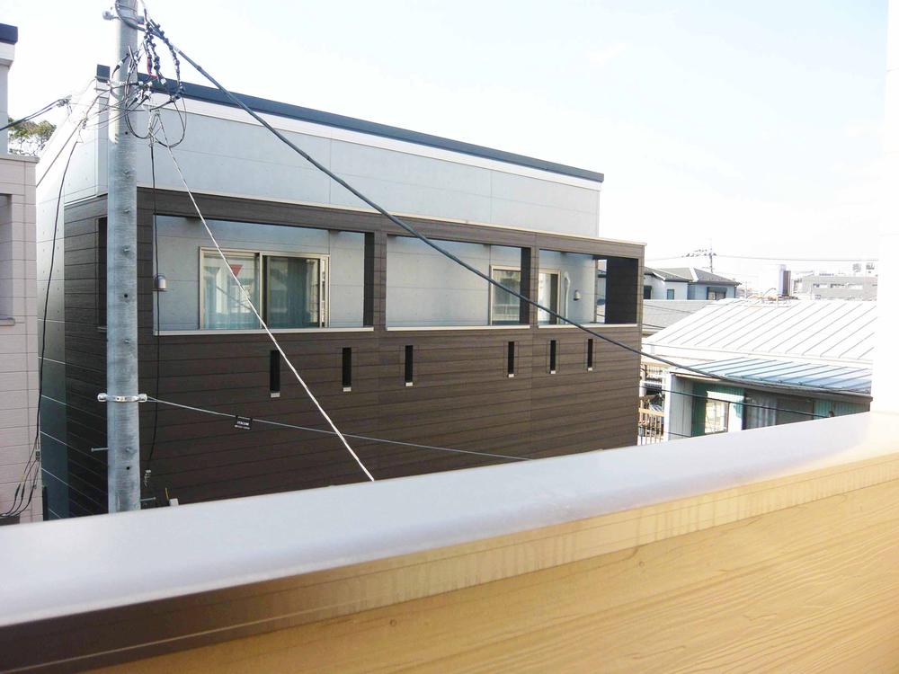 View photos from the dwelling unit. View from the site (November 2013) Shooting