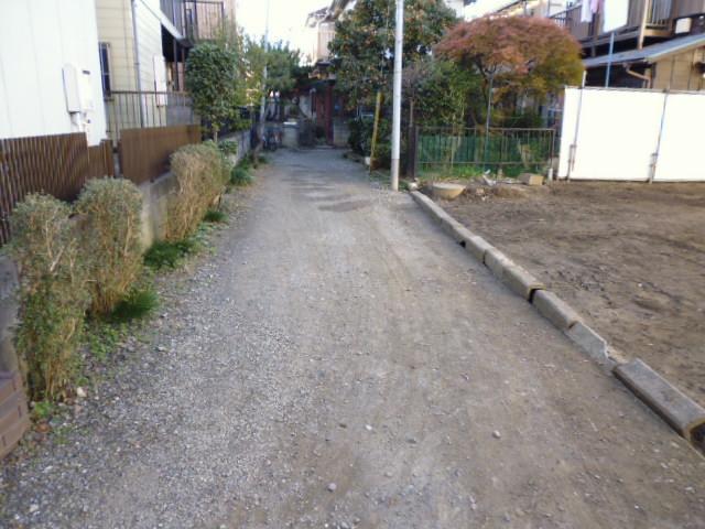 Local photos, including front road. Local shooting