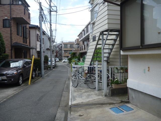 Local photos, including front road. Local (August 2013) Shooting