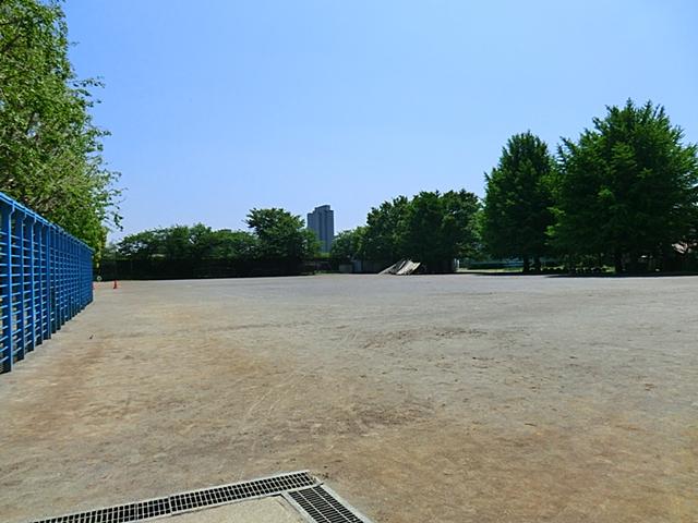 Primary school. 550m school distance is also close to the Kawasaki Municipal Shimonumabe Elementary School, It is safe for families with children of elementary school students come.