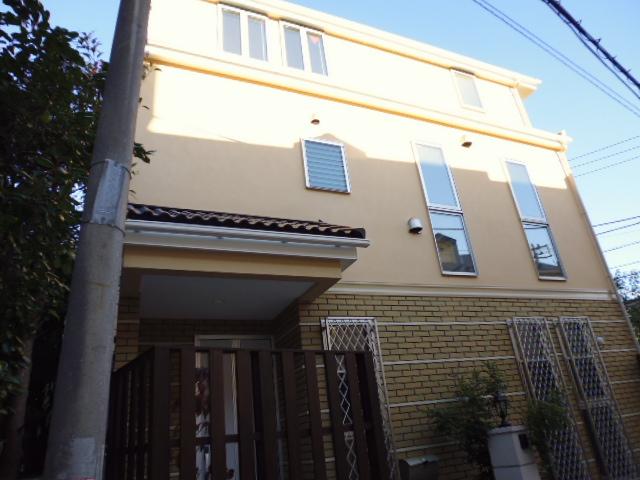 Local appearance photo. Local (11 May 2013) Shooting