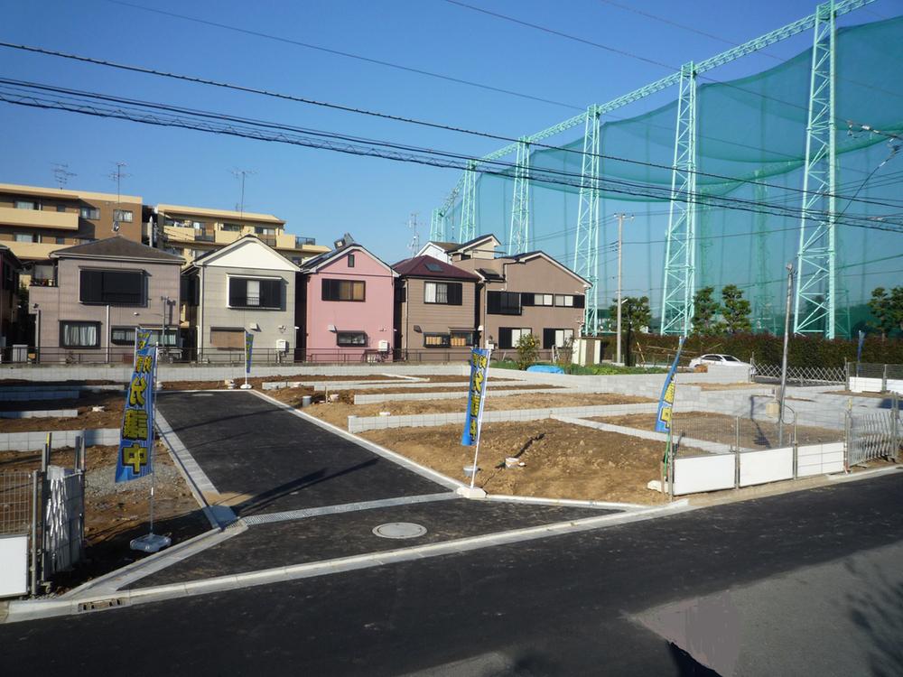 Local photos, including front road. Local (12 May 2013) Shooting