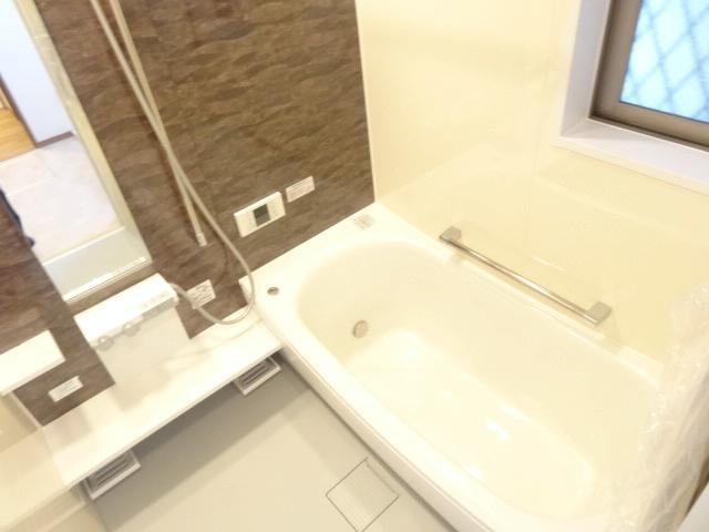 Bathroom. Indoor (11 May 2013) Shooting