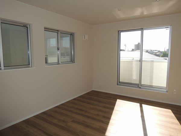 Non-living room. B Building bedroom (2013 September shooting)