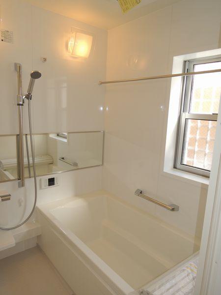 Bathroom. C Building bathroom (2013 September shooting)