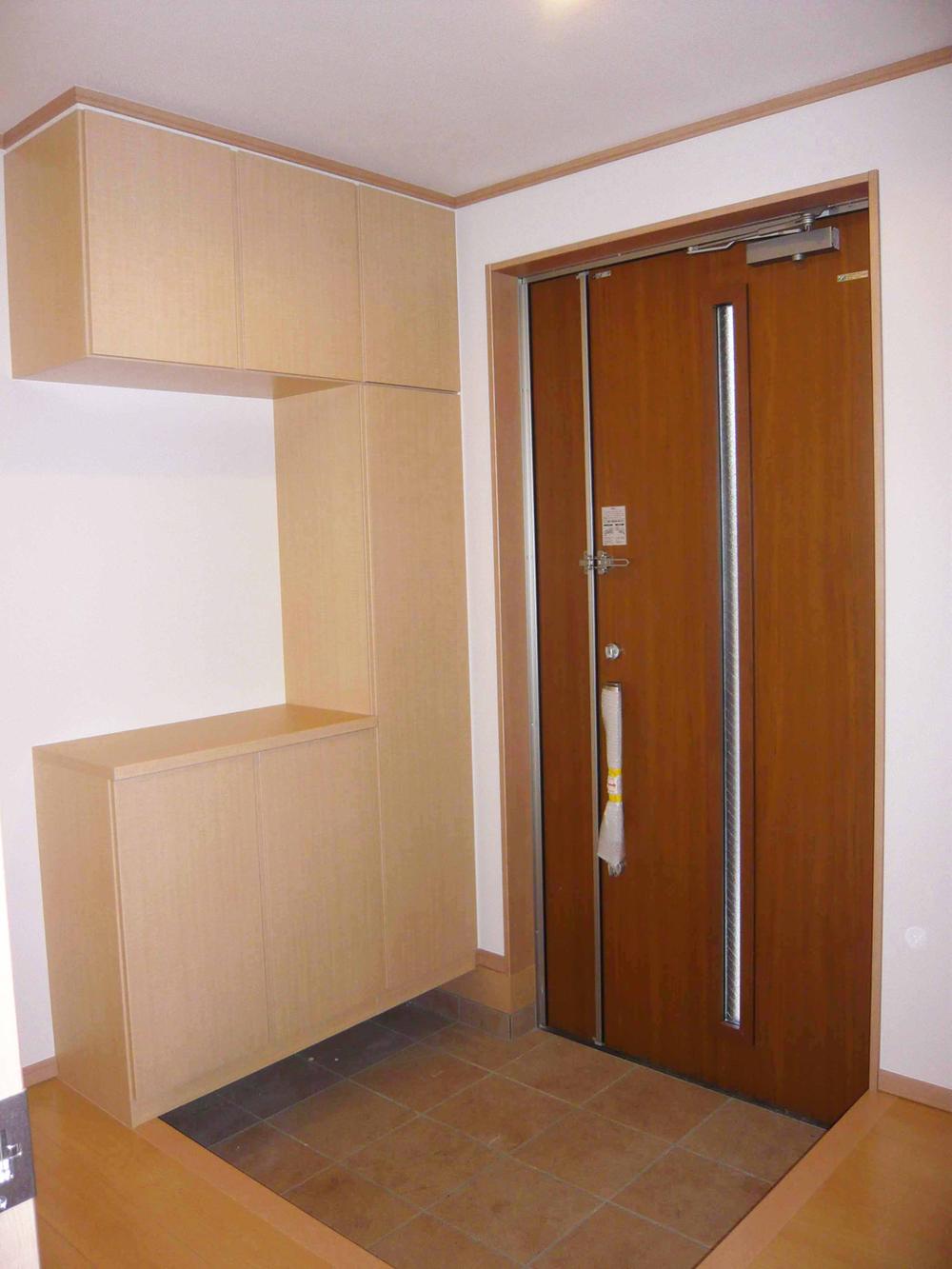 Entrance. Local (11 May 2013) Shooting