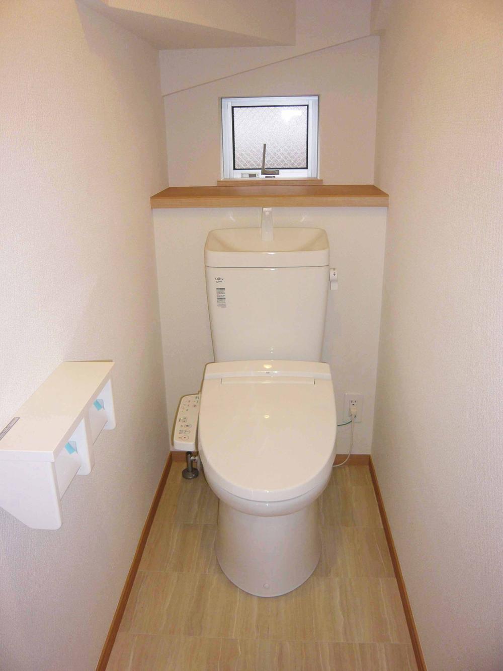 Toilet. Indoor (11 May 2013) Shooting